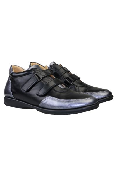 Velcro Comfort Sneaker By Relax In Black