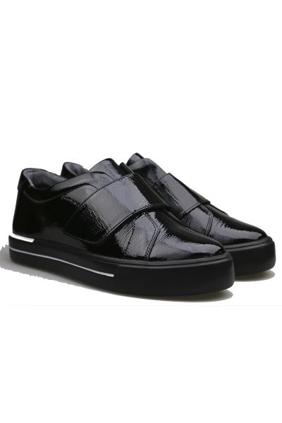 Alyces Patent Sneaker In Black