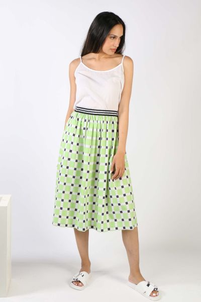 Add a fashionable flair to your look this season with this Saki Skirt. In an overall print, the knee length skirt has an elasticated waist that sits perfectly. Pair it up with any blouse or tee for that easy look.
