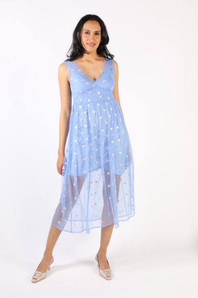 A classic Coop look, the Those Were the Daisies is a stunning new dress to add to your collection. Perfect for the spring/summer, this tulle dress with embroidered daisies, is the perfect choice if you have a spring wedding, a vacation or even a nice long