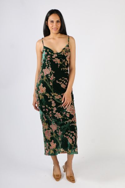 Our classic slip dress designed in the new Spring Blossom velvet fabrication, the Walk on Bias dress is the ultimate flattering dress for when you need to look elegant and chic. Perfect for those long warm days, or casual romantic nights, choose from blac