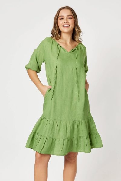 The Tiered Hem Linen Dress by Gordon Smith is sure to be on high rotation in your summer wardrobe! Styled in the Gordon Smith signature washer finsh linen this dress will not disappoint. Pair back with heels or flats for the latest in casual style. style 