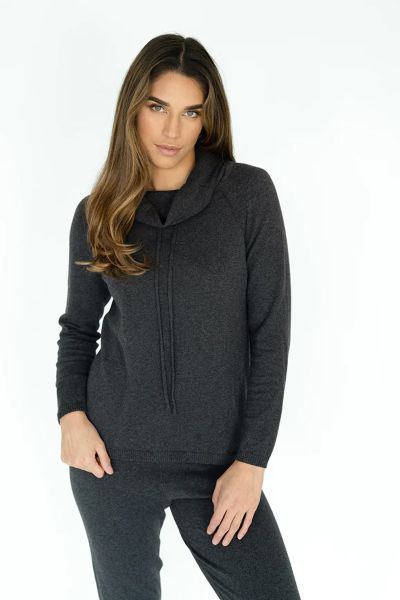 Snuggle up in style this season in this Sunday Jumper by Humidity. In a Cotton Cashmere, the wide drape round neck jumper has long raglan full sleeves. Style this Sunday Hoodie jumper with Merci Pants for that perfect set that keeps you warm and in style.