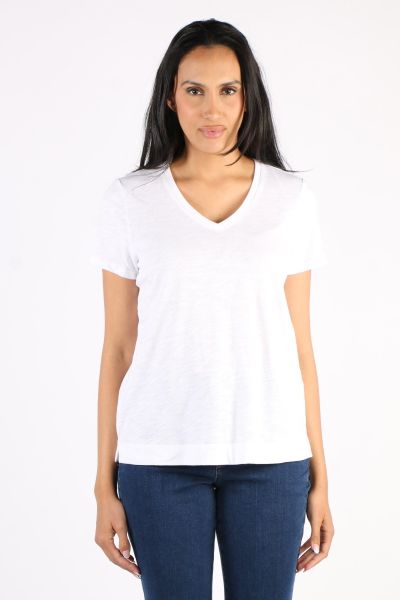An easy classic tee by Jump is perfect for the season. In an organic cotton, the jersey tee has v neck and short sleeves and is perfect wardrobe staple. Style 55612004.