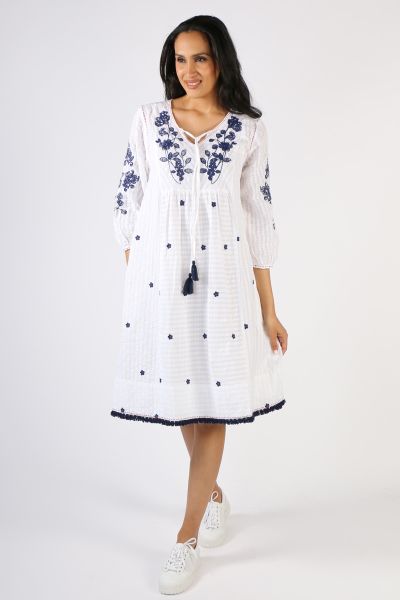 Introducing the ultra chic Lulasoul Drew Dress. Its relaxed fit, round neck and A line shape provide a flattering and comfortable silhouette. Contrast embroidery and hand stitching add touches of detail, while side pockets make it practical for everyday w