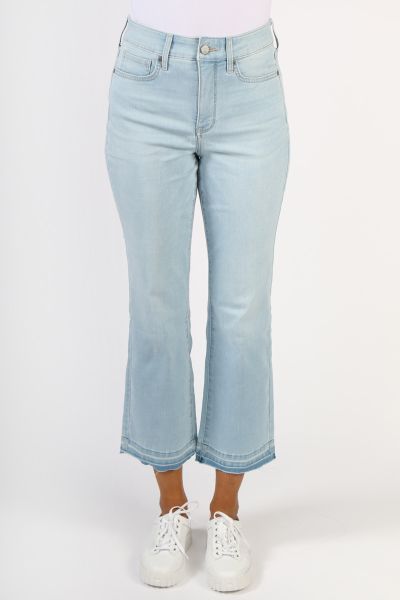 This classic fit can do no wrong. NYDJs easy, figure-elongating Marilyn Straight Ankle Jeans in Cool Embrace Denim with High Rise and Released Hems have a versatile straight-leg silhouette that hits perfectly at the ankle and a higher rise than our origin