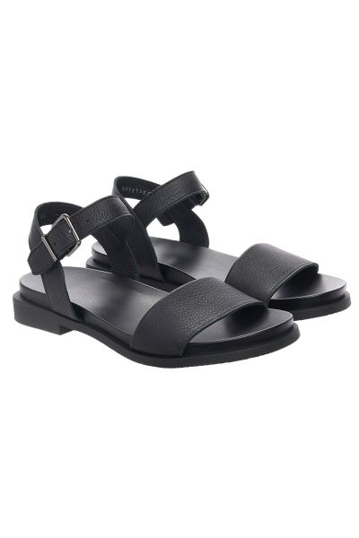 New style of womens sandals from Arche, the Makusa is beautifully simple in its design. A must have style that will complement your summer wardrobe.