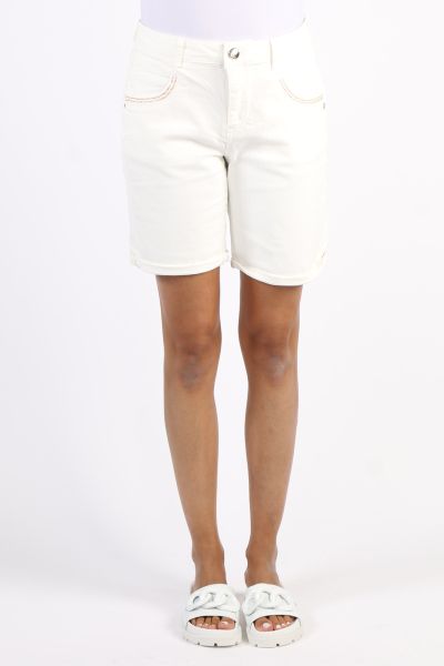 The ideal pair of shorts to pack in your summer suitcase by MOS MOSH. Featuring a mid rise, slim fit with comfortable stretch to the denim. Glamourous pocket details, sure to make your outfit pop. We love the metallic detailing against the white denim. He