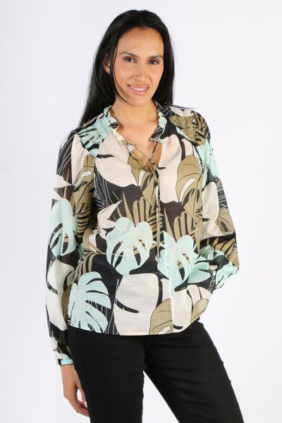 Bringing a neat addition to your wardrobe, this blouse from MOS MOSH gives a nod to nature with its unique print. We love the relaxed silhouette in smooth, lightweight cotton voile and the smock details on the shoulders with fuller sleeves. Style with a s