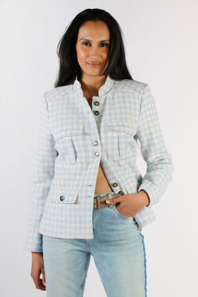 Channel your inner Jackie O this season with this houndstooth jacket by Mos Mosh. In an overall houndstooth pattern in tones of sky blue, the calming jacket has a front button closure and a mandarin collar, along with double safari front pockets and long 
