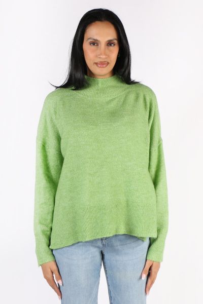 Naturals Easy Fit Jumper In Apple
