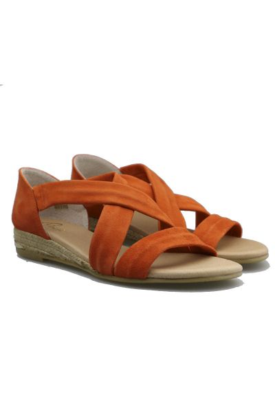Claire Espadrille By Pinaz In Naranja