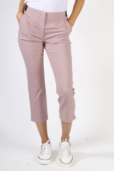 A printed pant is perfect for the season and this by Ping Pong is your sure shot winner. In a Jacquard Geometric Print, the stretch 7/8 pant can be styled with easy tees or linen top. Style P555720.
