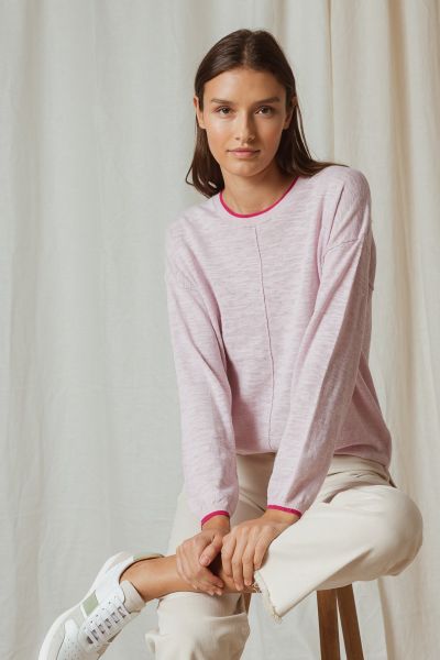 The Retro Knit from Indi & Cold features contrast trim, adding a playful touch to your wardrobe. The knit has a classic round collar and fitted sleeves. This style has a fitted shaped fit and ribbed trimmings. style RD658.