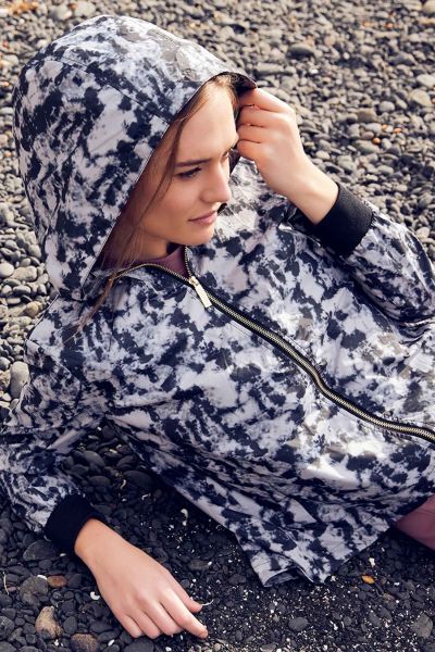 Paqme Crop Raincoat In Tie Dye