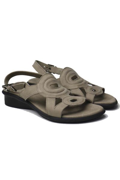 Quite possibly the most versatile summer sandal this season! A little pop of shine is always a wardrobe essential, and this sandal goes as well with anything. With a top design and classic arch support, amp up any look.