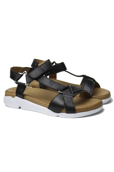 Thyme and Co Torque Sandal In Black