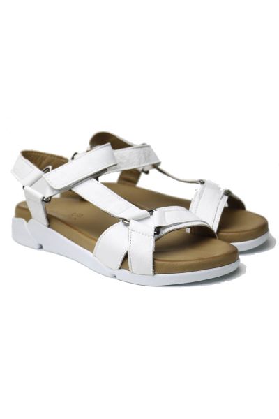 Thyme and Co Torque Sandal In White