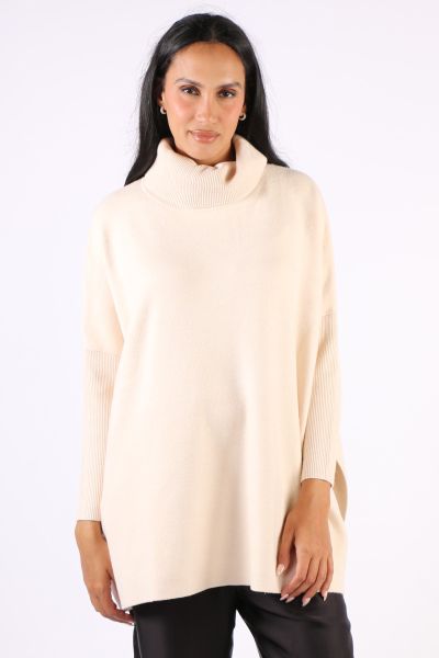 Two Ts Merino Poncho In Natural