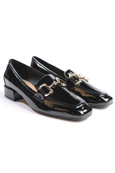 A sensational design no matter the season, these heeled leather loafers by Django & Juliette are your new go-to. With a square toe and a modern horsebit embellishment, VELAM has you stepping out in style every single time.