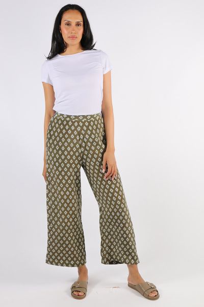 Anupamaa Diamond Palazzo Pant In Olive
