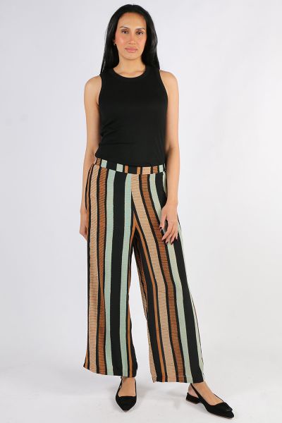 Anupamaa Pure Silk overall ladder stripe Hand Block Print Palazzo Pant, with elasticated waist and wide leg look and has side pockets. For Summer in the city and a fresh look team with white Shirt, and ultra flat tan sandal. Perfect for smart dressing wit