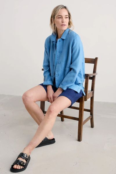 A classic garment dyed linen jacket with an easy, relaxed structure thats influenced by Cornish workwear. Throw over jumpers and jeans, or wear loose over flowing dresses. Our linen will grow softer and smoother with each summer of wear, developing a char
