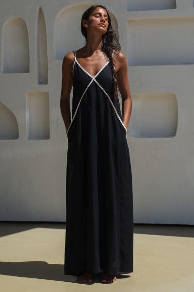 Lilly Pilly Azalea Dress In Black