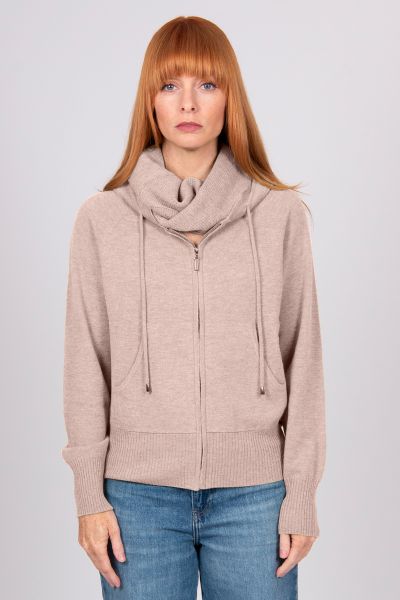 An easy throw over for lazy days, our sports inspired Hayley hoodie from Bridge and Lord is a loungewear favourite. Crafted in their signature merino cashmere yarn for the ultimate luxury, this hoodie is perfect for styling all year round. BL5654.
