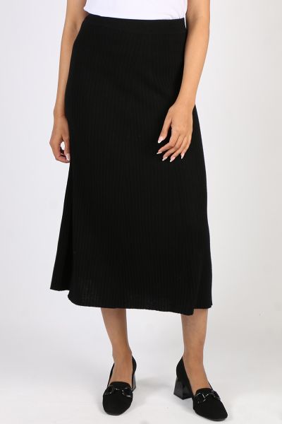 Meet your new Autumn Winter staple. The Flared Hem Skirt from Bridge and Lord. Featuring a ribbed overall texture elastic waistband for all round comfort, this style is fitted at the waist and hips, and flares out made from the most luxurious blend of cas