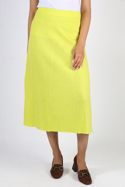 Meet your new Autumn Winter staple. The Flared Hem Skirt from Bridge and Lord. Featuring a ribbed overall texture elastic waistband for all round comfort, this style is fitted at the waist and hips, and flares out made from the most luxurious blend of cas
