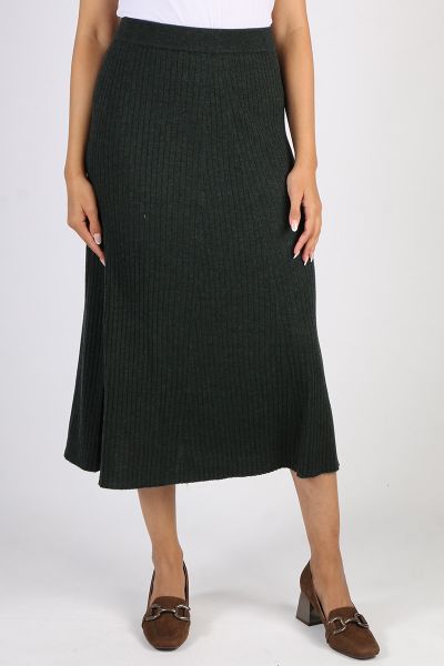 Meet your new Autumn Winter staple. The Flared Hem Skirt from Bridge and Lord. Featuring a ribbed overall texture elastic waistband for all round comfort, this style is fitted at the waist and hips, and flares out made from the most luxurious blend of cas