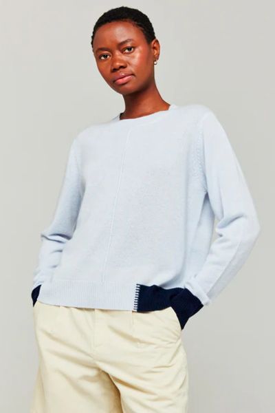 The Maya Jumper by Brodie has an easy vibe with a fun twist. The jumper has a round neck with full sleeves and centre seam detail with accented colour pop details finished with ribbed cuffs and hem is a perfect cozy and stylish piece. Style BS258031.