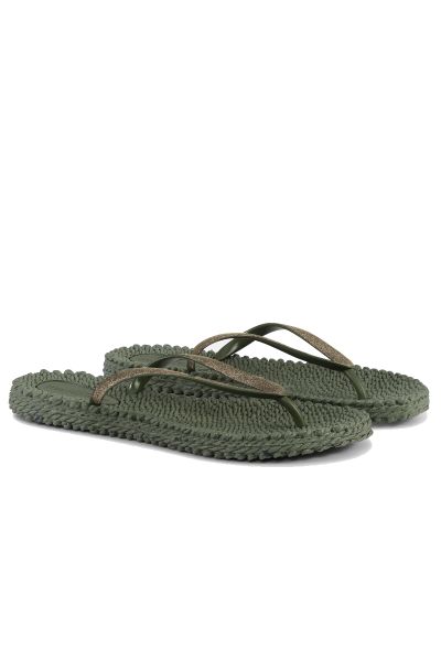 Perfect thongs by ILSE JACOBSEN. Our Cheerful flip flops are made with air rubber, with induced air to make it lightweight and flexible. They are comfortable to wear, and the braided structured sole creates a gentle massage effect. Our flip flops come in 
