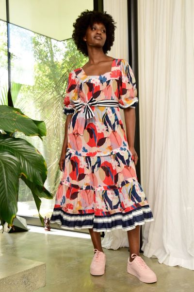 Step out in colour this season in the glorious Con dress Your Sins dress. Sporting a flattering square neckline, a full tiered skirt and a contrasting waist tie to nip in the waist for added shape, this dress is an easy piece to wear for lunch or a weeken