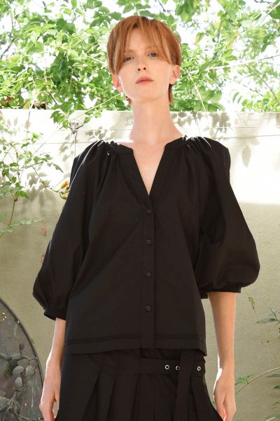 Cooper Love Gathers Top In Black