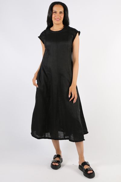 Go for a statement day to night dress that takes you places. The Foil dress is an A line Midi dress in a panelled design has fringed details and flares out, hugging you in all the right places. Easy slingbacks or sneakers, depending on your day and you ha