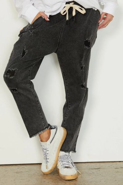 Our super comfy pull on jean style jean with a small amount of stretch for extra comfort, they look great cuffed up showing our feature stripe on the cuff or worn full length with the cut off frayed cuff. Slight drop crotch with tapered lower leg! style W