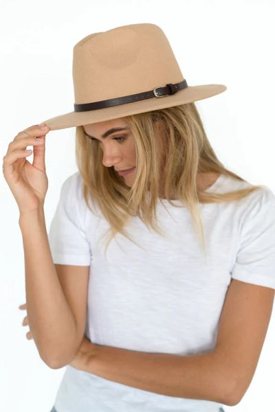 Perfect winter felt style hat, Suits nearly all head shapes and Super soft and comfortable.
