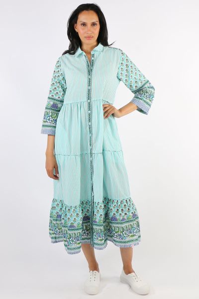 The dress that exudes fun and confidence, this Mississippi Midi Dress by Ibsa is your perfect go to for the season. In a combination of stripes and floral, this mix of prints dress in cotton has a round open neck, front button clousure and gathered sleeve