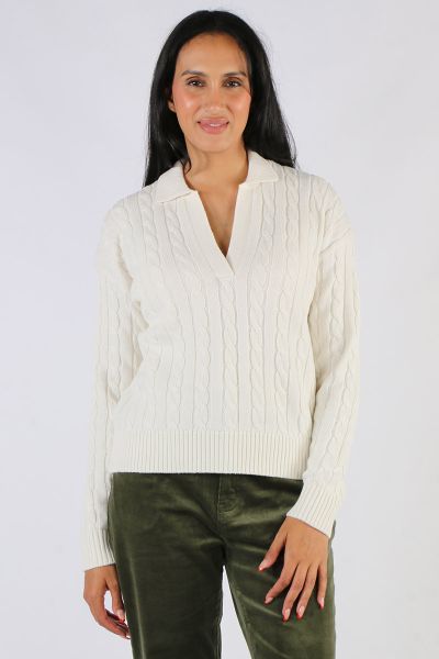 Style up this season in this jumper by Jump. In a cotton wool blend, this cable knit jumper features full sleeves and a shirt collar with a V neck. Style it with easy denims. Style 58611031A.