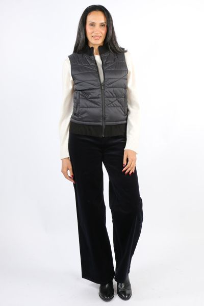 Quilted Puffer Vest In Black By Jump