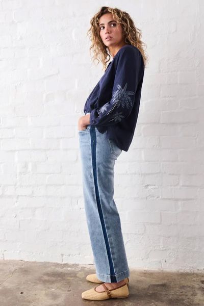Kireina Side Panel Waterfall Jean In Wash