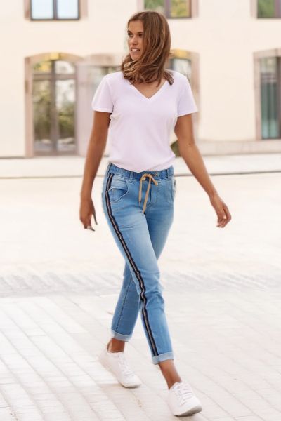 Casual jean with elasticated waist and adjustable drawstring tie. Novelty tape at the outside leg. Soft handle & distressed finish achieved by special garment wash.