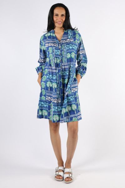 Fun spirited dress and the perfect weather to match to get out there, Catira Dress by Lula Life does the needful. In an overall printed cotton, the dress has open neck, 3/4 sleeves and a button through front clouse ending just above your knees. Style it w