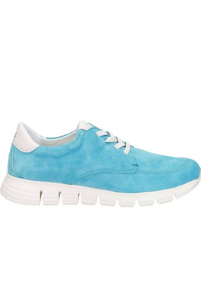 the Fine suede leather characterizes the womens MokRunner D016. Its soft, flexible and summery and light, making it the perfect barefoot shoe for the summer. The elastic rubber laces and the replaceable soft footbed guarantee a perfect fit. The unique Mok