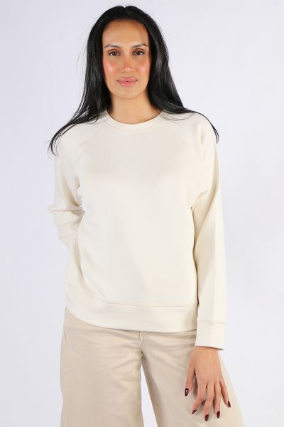 Meet your new favorite go to sweatshirt, crafted from a soft EcoVero blend for ultimate comfort. With a relaxed fit, crew neck, raglan sleeves, and subtle embroidery at the hem, it is perfect for laid back style. Pair with chinos for a casual day off or w