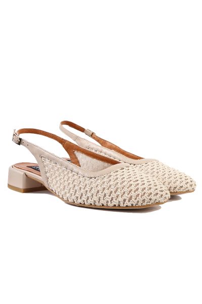 These stylish woven raffia slingback shoes bring a fresh, airy feel to any outfit with their unique woven design. Featuring a comfortable block heel and an adjustable buckle strap, they offer both comfort and fashion. Perfect for casual outings or dressie