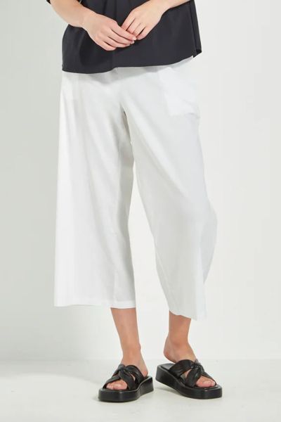 Acrobat Okawa Pant By Verge In White