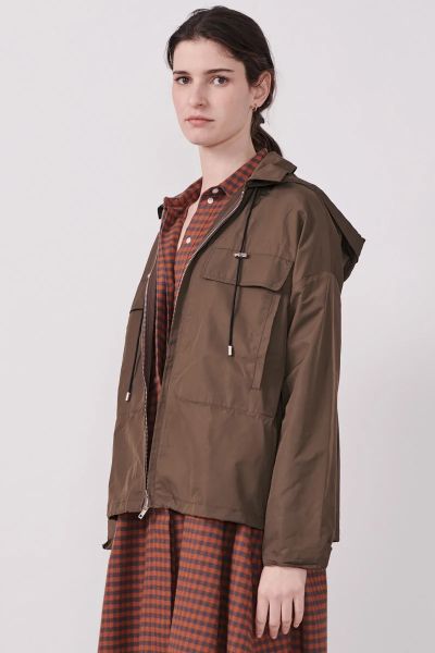 A cute raincoat is an absolute must after all the rain we have been having! Made from a water resistant fabric, the Winx Raincoat is the perfect piece for running your errands in. With a cropped silhouette and oversized fit, this jacket has a zip closure 
